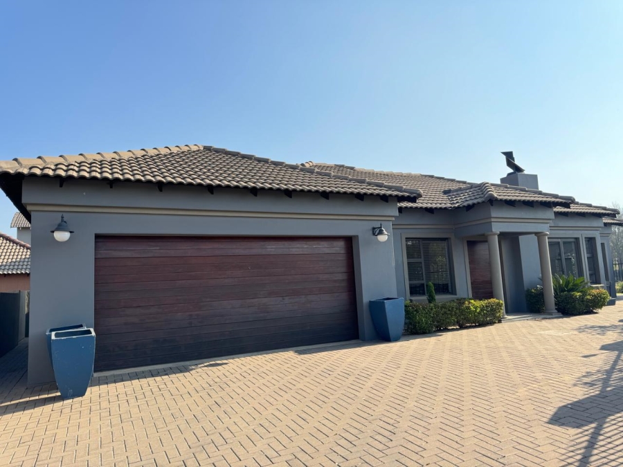 2 Bedroom Property for Sale in Gateway Manor North West